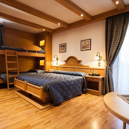 Hotel Posta Форни ди Сопра Екстериор снимка