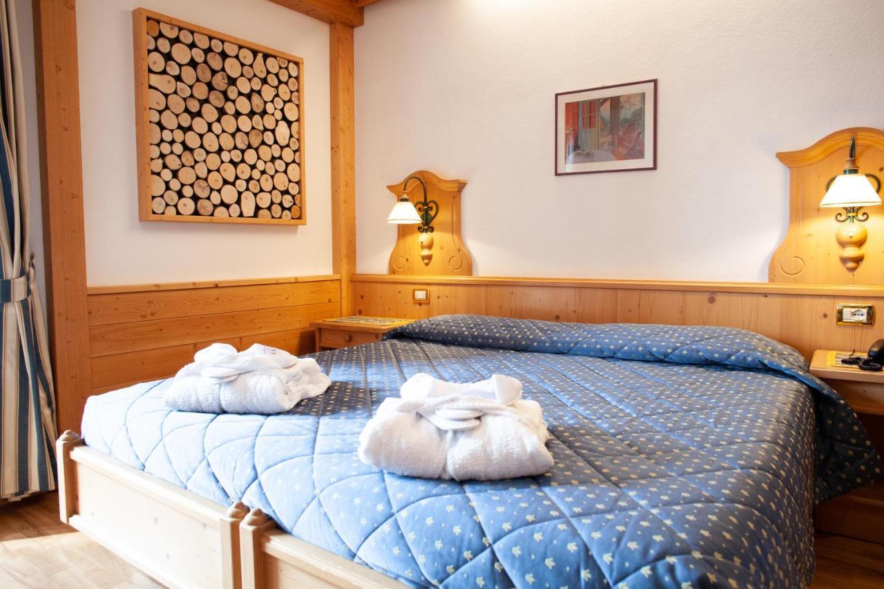 Hotel Posta Форни ди Сопра Екстериор снимка