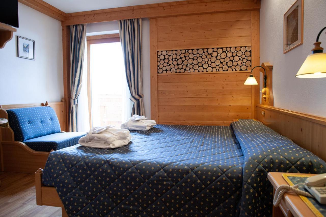 Hotel Posta Форни ди Сопра Екстериор снимка