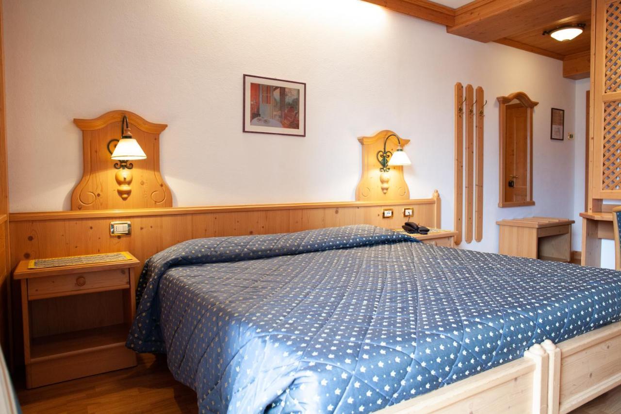 Hotel Posta Форни ди Сопра Екстериор снимка