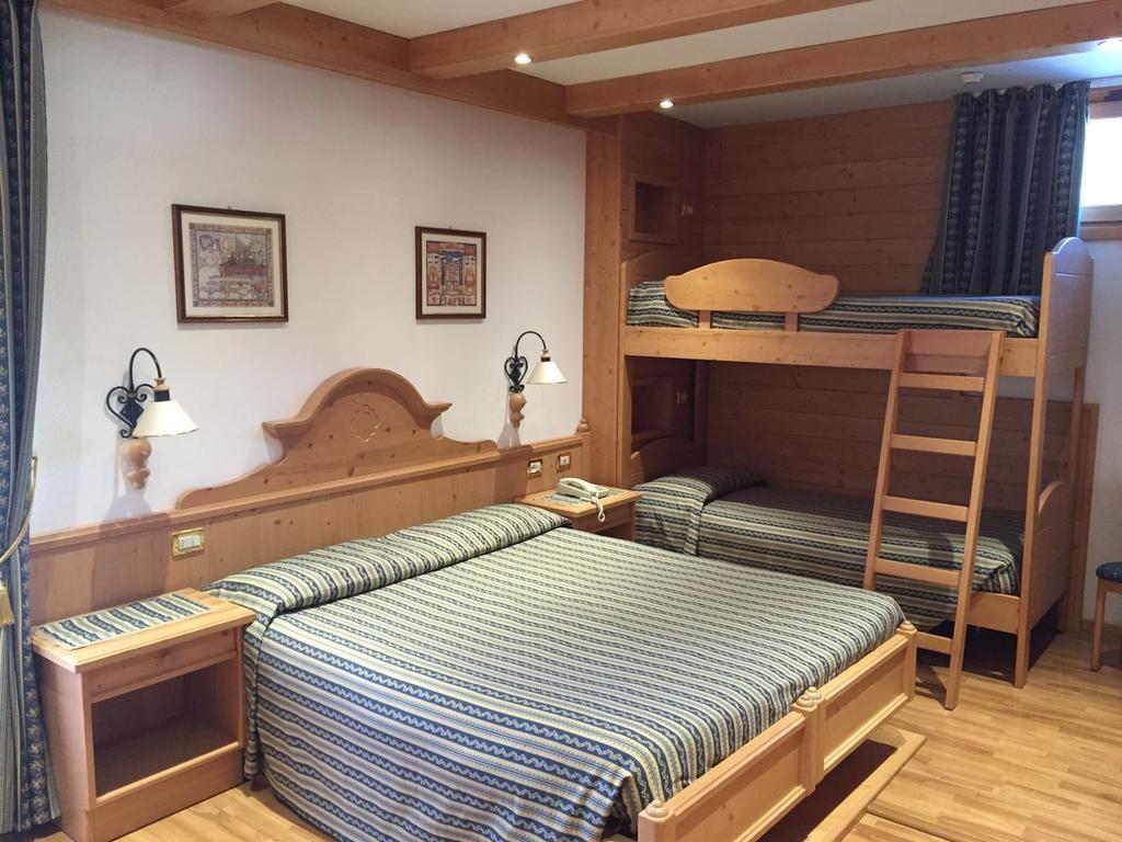 Hotel Posta Форни ди Сопра Екстериор снимка
