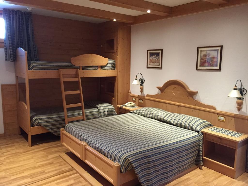 Hotel Posta Форни ди Сопра Екстериор снимка