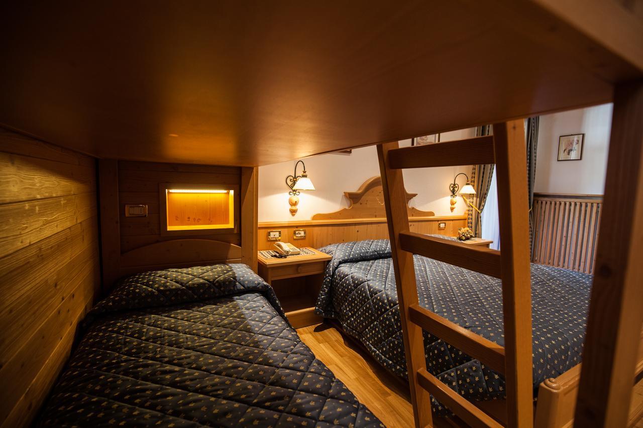 Hotel Posta Форни ди Сопра Екстериор снимка